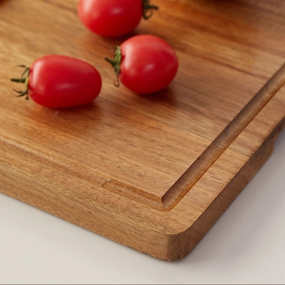Juice groove on the acacia board